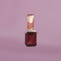 Anhaenger mit Granat. Bicolor
