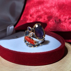 Vergoldeter Silberring mit Amethyst, Zirkonia, Korallen