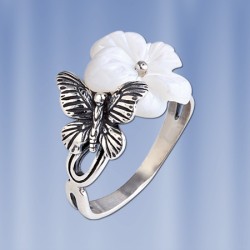  Ring aus Silber mit Perlmutt