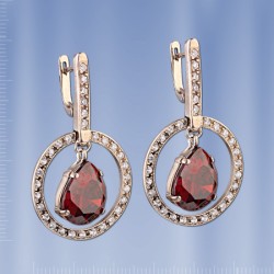 Ohrhaenger mit Granat. Silber 925°