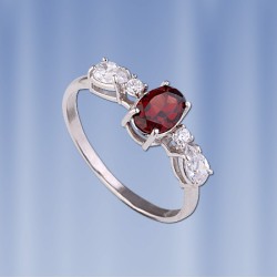  Ring mit Granat. Silber