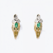 Goldene Ohrringe mit Smaragden und Diamanten
