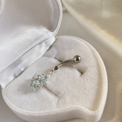 Bauchnabelpiercing "Blumen". Zirkonia