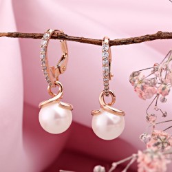 Ohrringe aus Rotgold 585 Perle Zirkonia