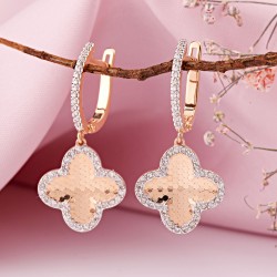 Goldohrringe hängend mit Diamanten