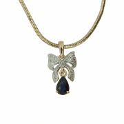 Goldanhänger mit Saphir und Diamanten