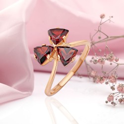 Goldring aus Rotgold 585 mit Granat
