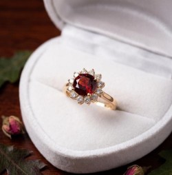 Goldring 585 mit Granat