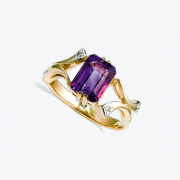 Goldring mit Amethyst und Diamanten