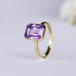 Goldring mit Amethyst