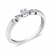 Goldener Ring mit Diamant