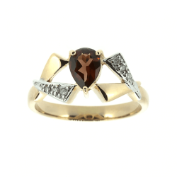 Goldring mit Granat und Diamanten