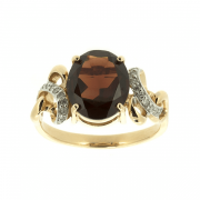 Goldring mit Granat und Diamanten