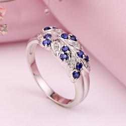 Ring mit Diamanten & Saphir. Weissgold