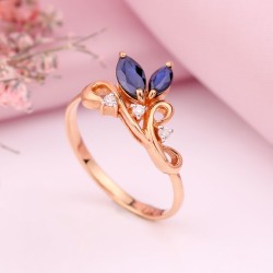 Ring aus Gold 585° mit Diamanten, Saphir
