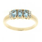 Goldring mit Topasen und Diamanten
