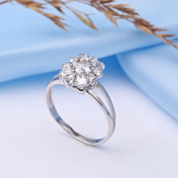 Серебряное кольцо. Фианиты