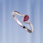 Серебряное кольцо с рубином, цирконами