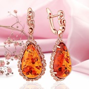 Vergoldete Ohrringe mit Bernstein