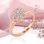 Золотое кольцо с бриллиантами "Снежинка"