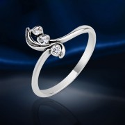 Ring mit Zirkon russisches Silber