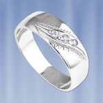  Серебряное кольцо с фианитами