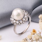 Купить серебряное кольцо с жемчугом СОКОЛОВ