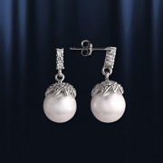  Ohrringe aus Silber mit Perlen