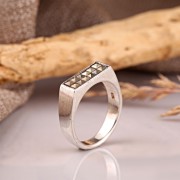 Серебряное кольцо "Модное". Марказит