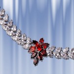 Серебряное колье с гранатом