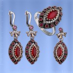 Silberset mit Rubinen