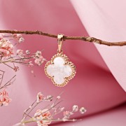 Goldanhänger 585 Rotgold mit Perlmutt 10 mm