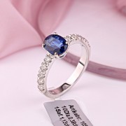 Gianni Lazzaro. Weissgoldring mit Diamanten & Saphir