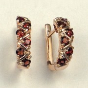 Goldohrringe mit Granat 