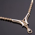 Золотое колье Фианиты