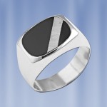 Серебряный мужской перстень c ониксом 