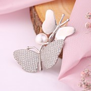 Silberbrosche mit Zirkonia und Perle