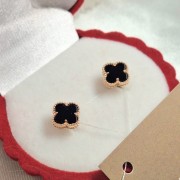 Серьги-пусеты из красного золота 585 Чёрный оникс Ø 7 мм