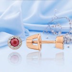 Золотые серьги гвоздики с бриллиантами