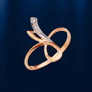 Золотое кольцо с бриллиантами. 