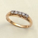 Кольцо золотое с бриллиантами.