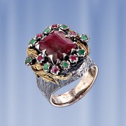 Серебряное кольцо с рубином, изумрудами