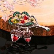 Silberbrosche "Eiche". Zirkonia & Alpanit