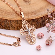 Kreuzanhänger mit Goldkette 585