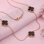  Goldcollier aus 585er Rotgold mit schwarzen Onyx