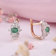 Goldohrringe "Charme". Diamanten & Smaragd