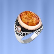 Перстень серебряный с янтарём