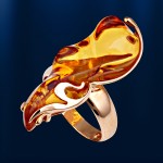 Кольцо золотое с янтарем