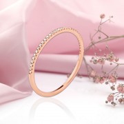 Gianni Lazzaro. Rotgoldring mit Diamanten