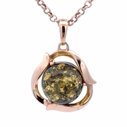 Vergoldeter Silberanhänger mit grünem Bernstein